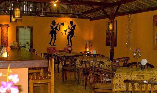 Friends Bar and Restaurant