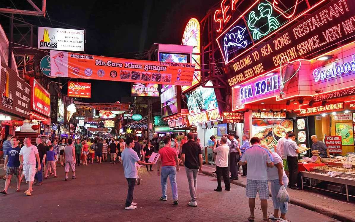 Walk Hand in Hand at Walking Street