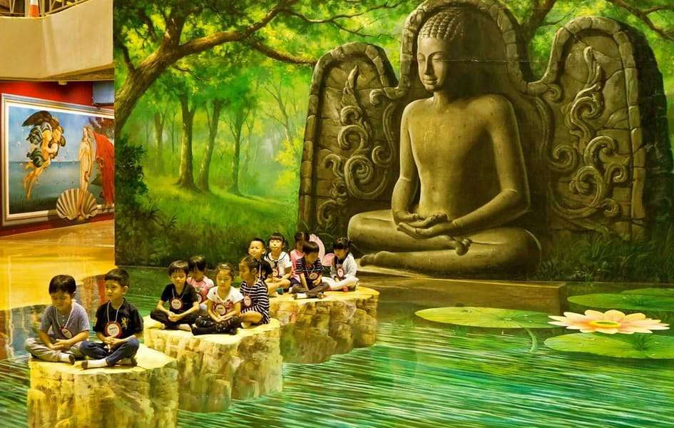 Watch the Art at Paradise Pattaya