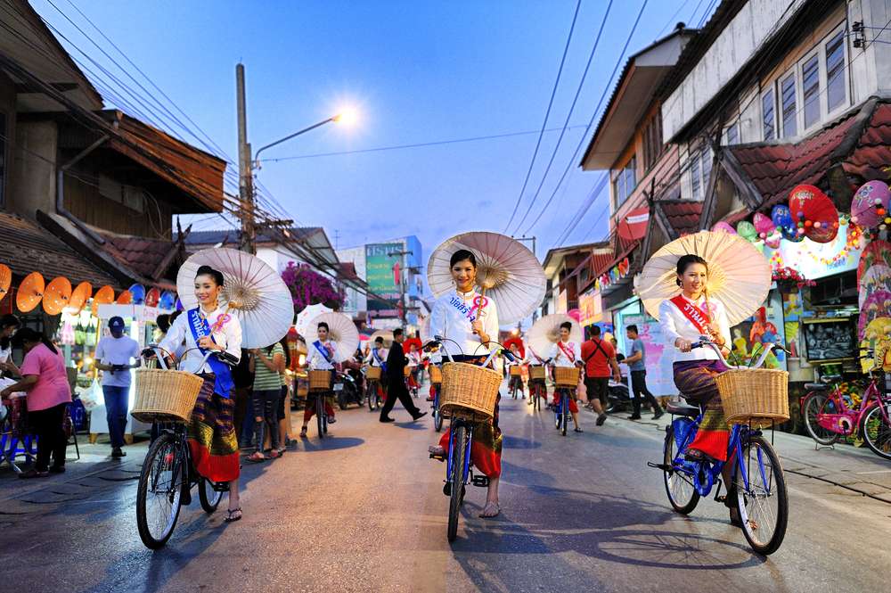Bo Sang Umbrella and Sankampaeng Crafts Festival