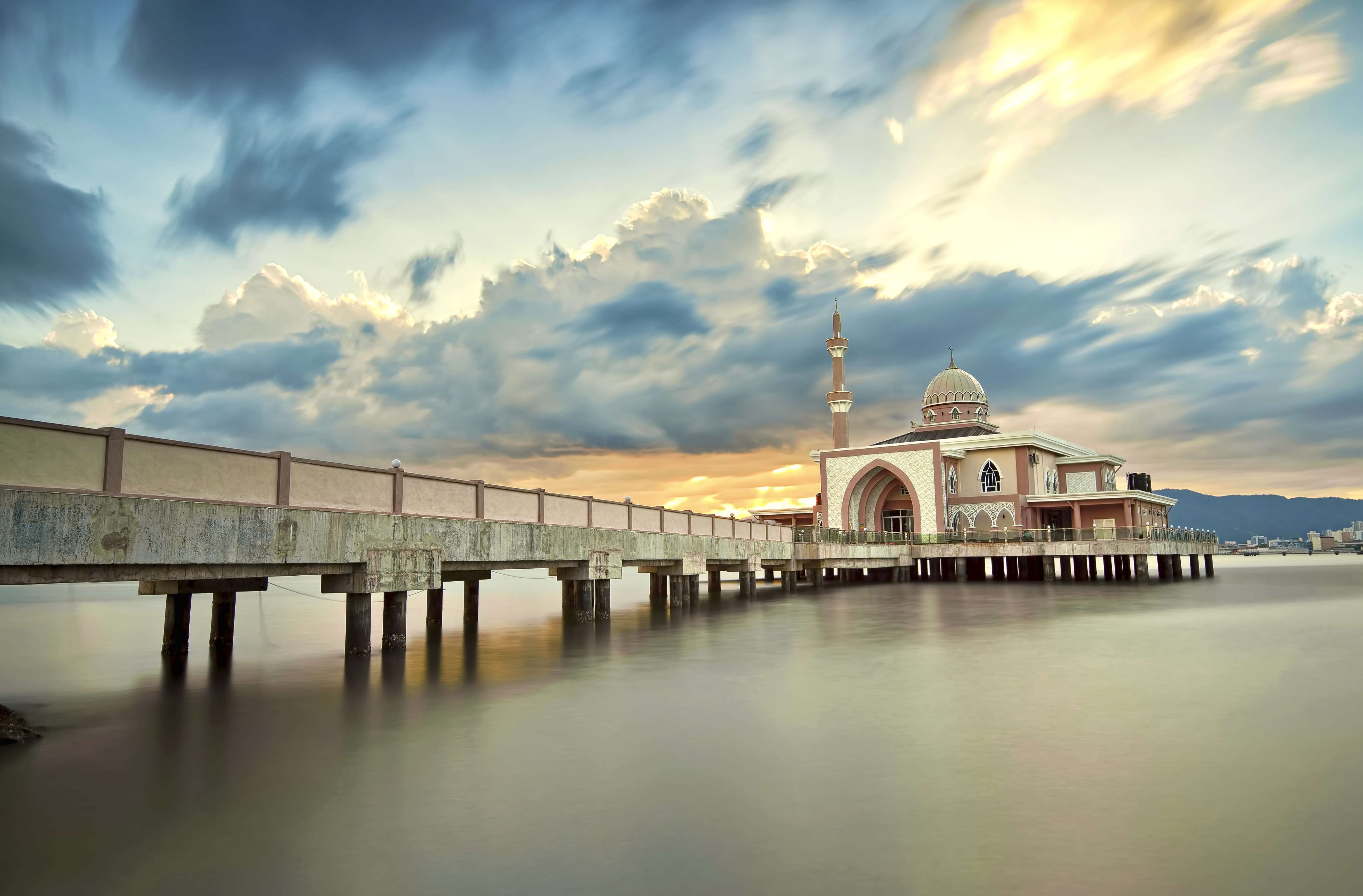 Pay a visit to Penang Floating Mosque
