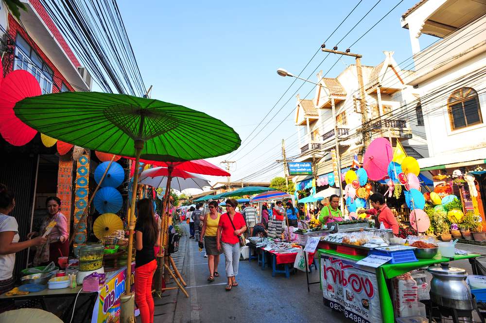 San Kamphaeng Saturday Walking Street Market