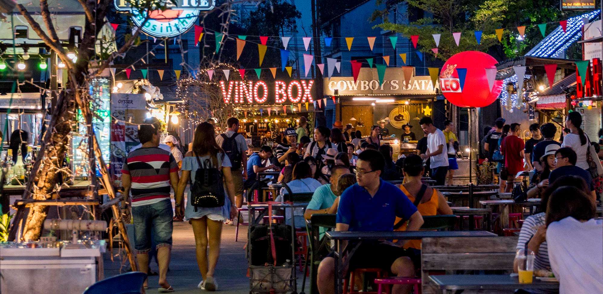 Ploen Ruedee Night Market