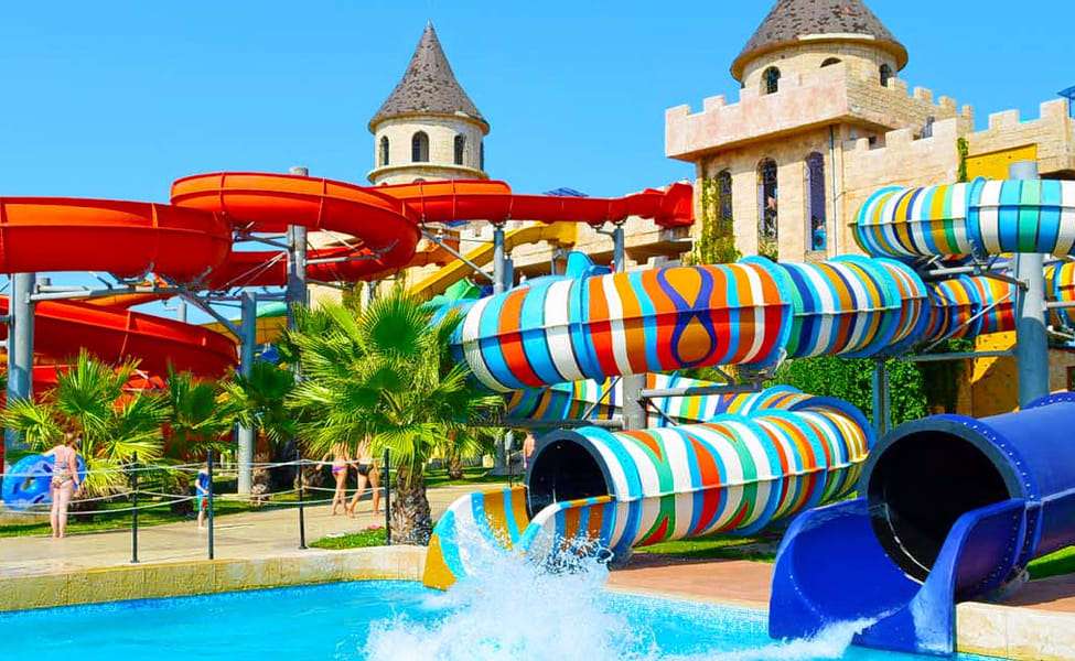 Enjoy Rides at Dreamland Aqua Park