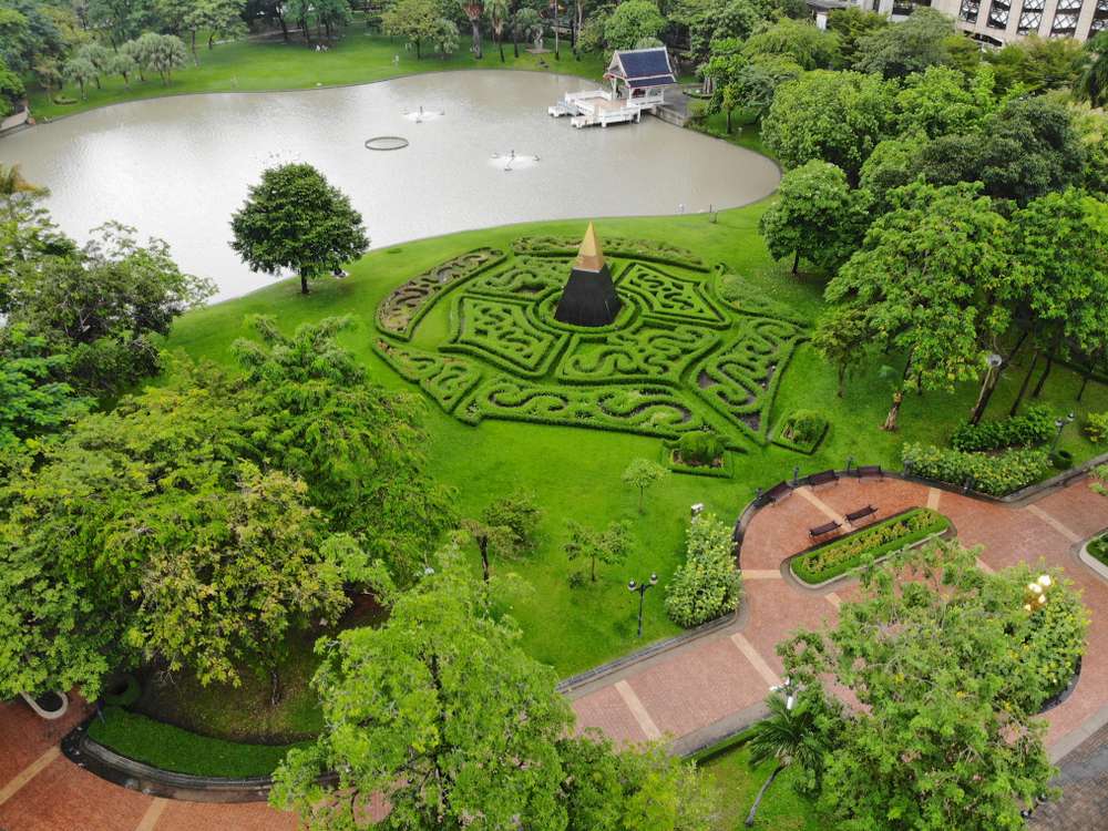 Spend an Evening at Benchasiri Park (Sukhumvit Road)