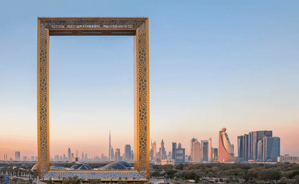 Visit Dubai Frame 