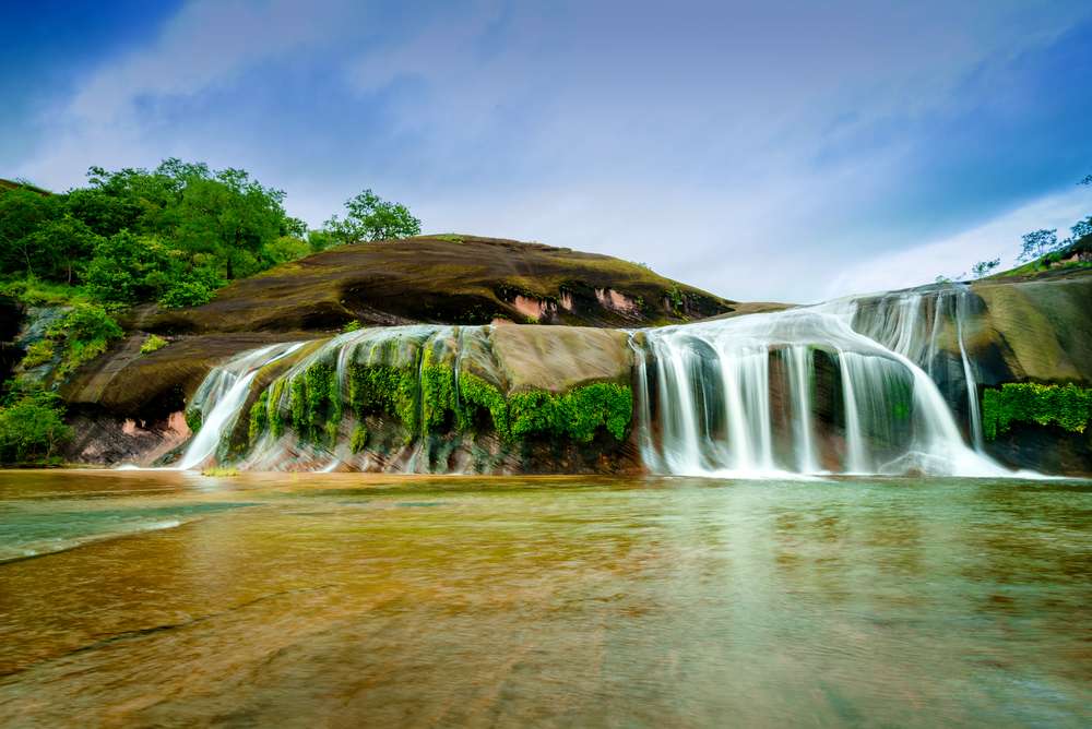 Tham Phra Waterfall