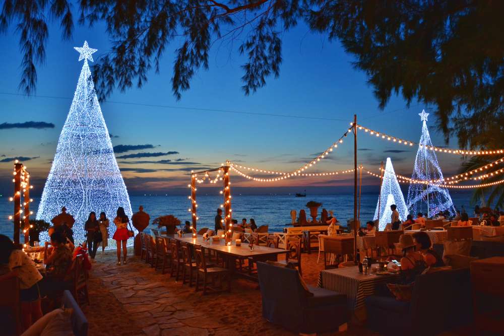 Spend an Evening at Jomtien Beach