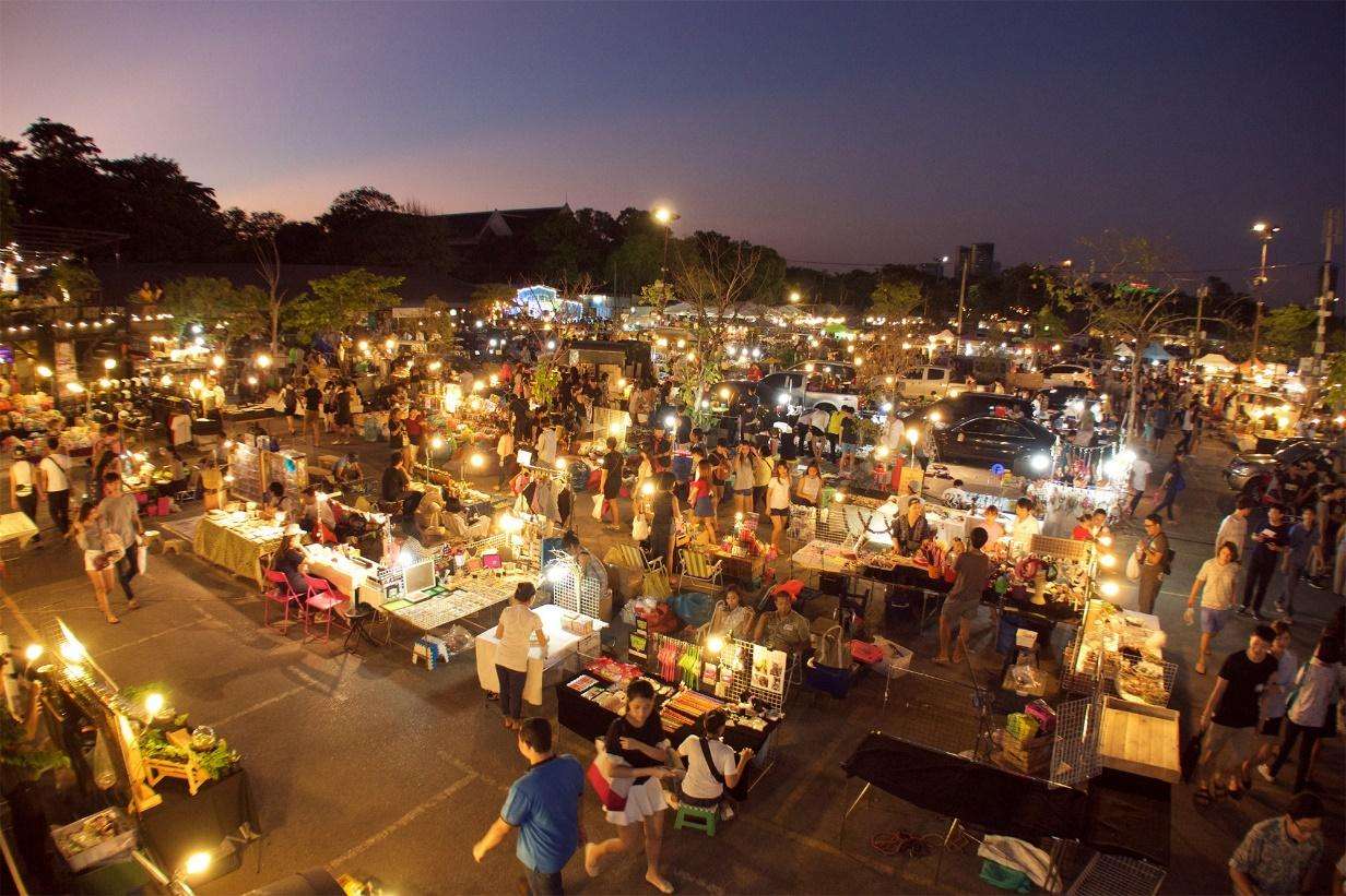 Rod Fai Night Market