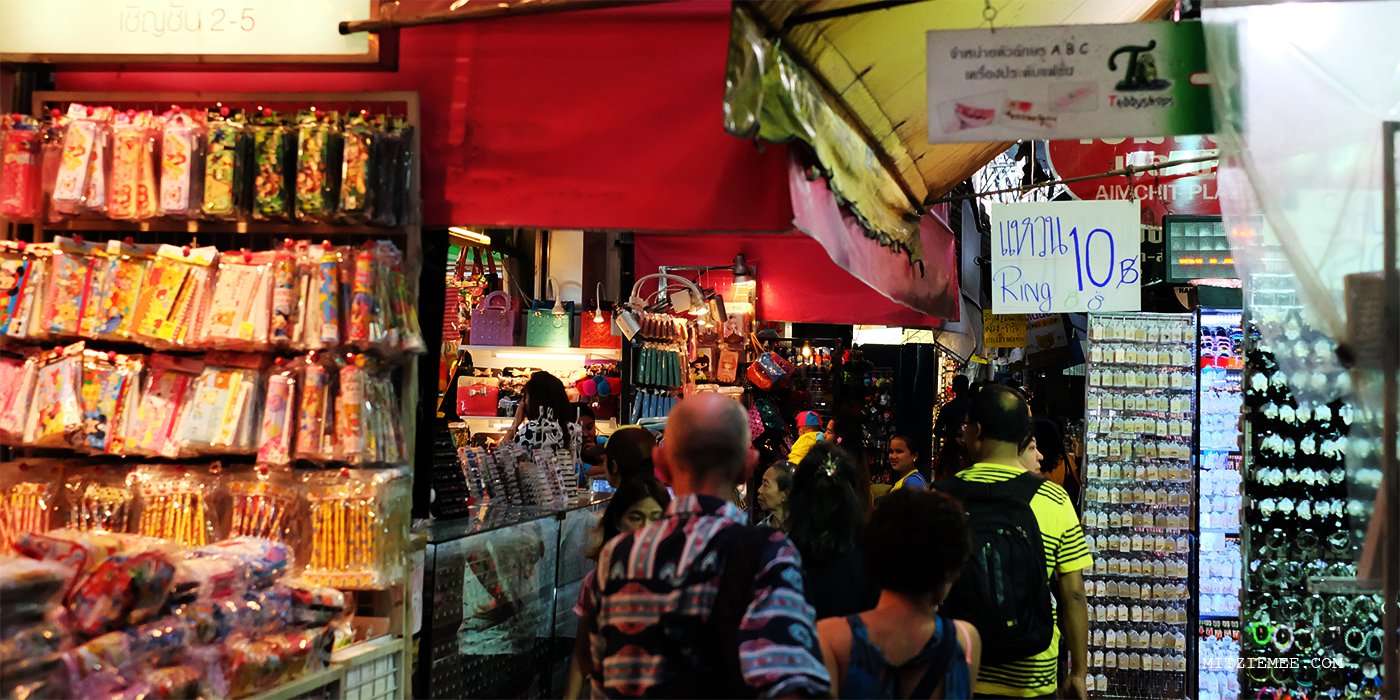 Yaowarat and Phahurat (Sampeng Market)