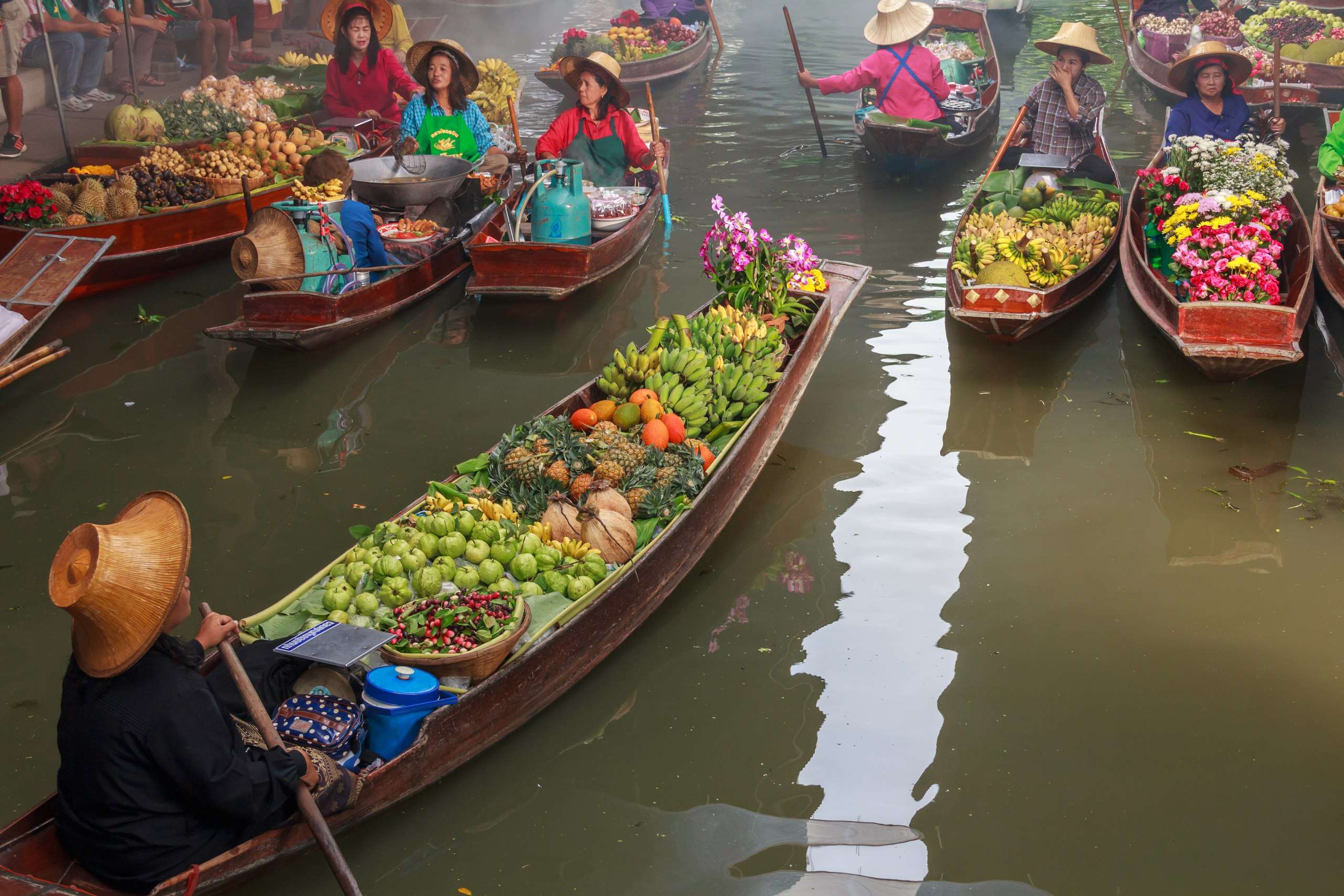 Wat Sai Floating Market