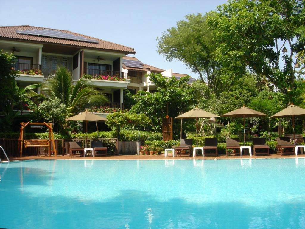 Birds and Bees Resort