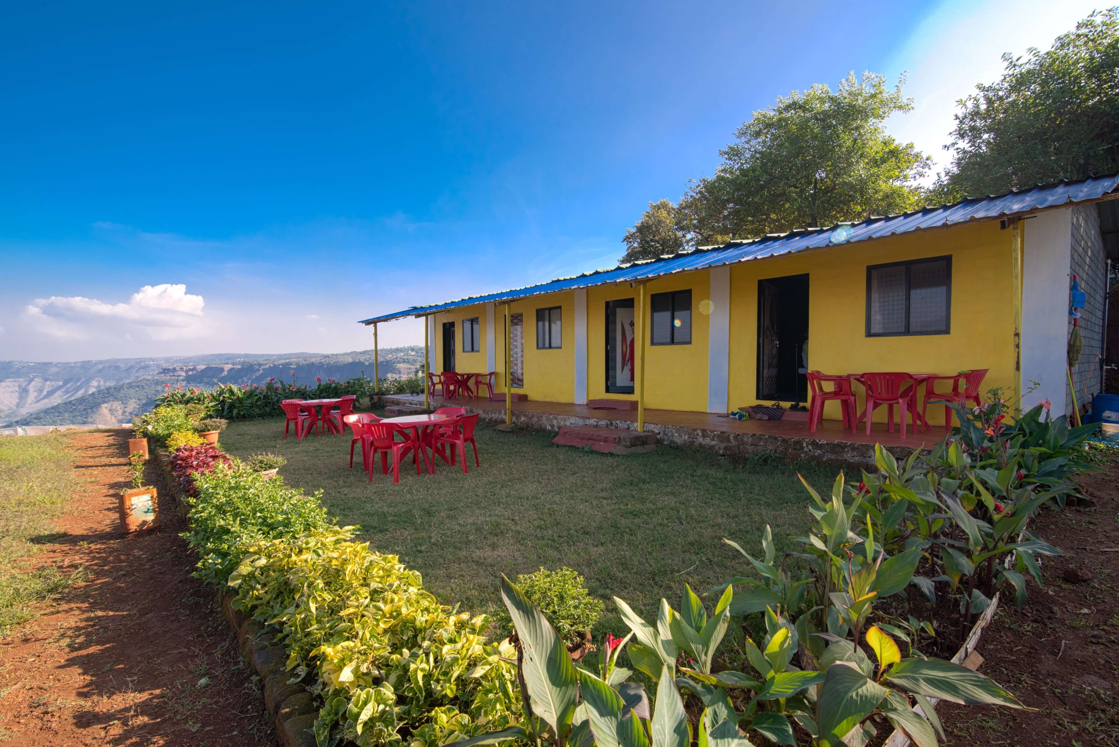 Hilltop Homestay in Mahabaleshwar Flat 20% off