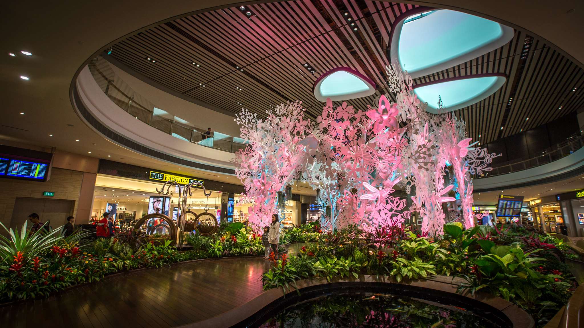 Click Instagramable Pictures at Steel in Bloom