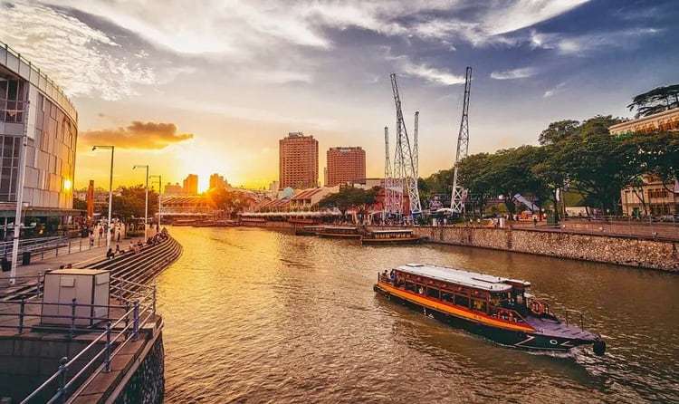 Cruise in the Singapore River