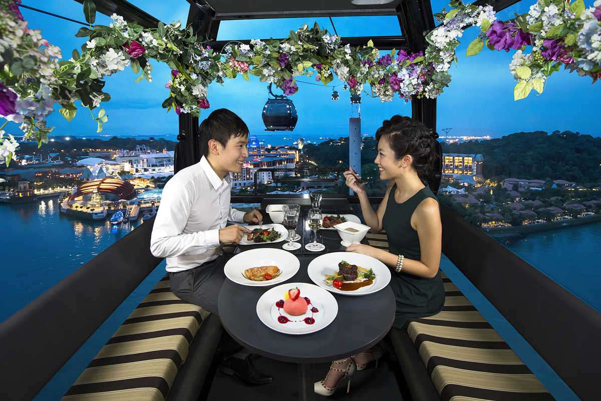 Sky Dining on Singapore Cable Car   