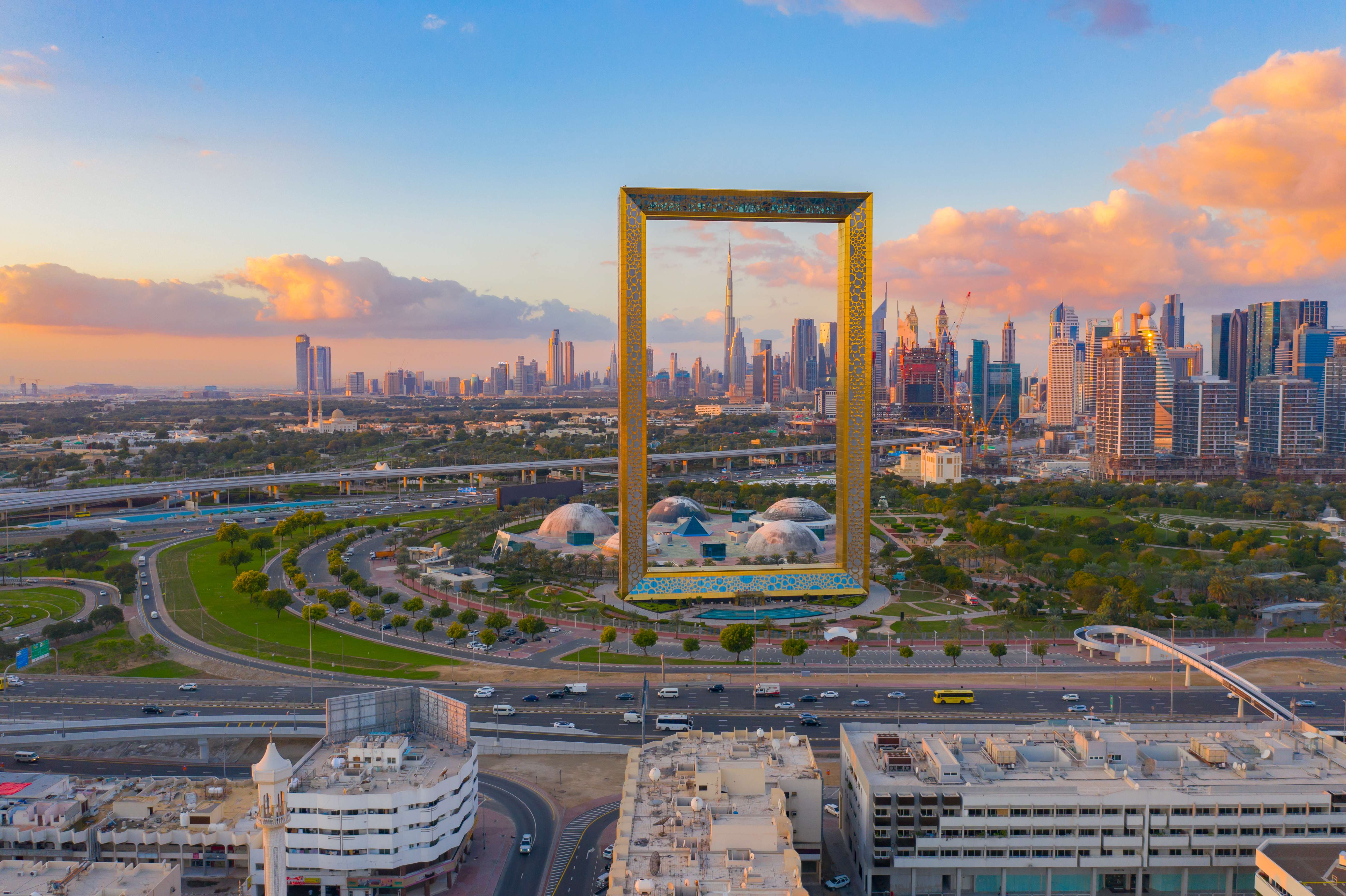 Click Romantic Pictures Around Dubai Frame