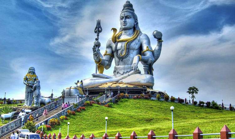 Murudeshwar (489 Km from Bangalore)