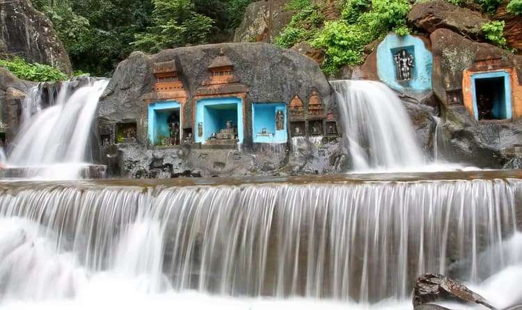 Kalhatti Falls, Chikmagalur (265 km from Bangalore)