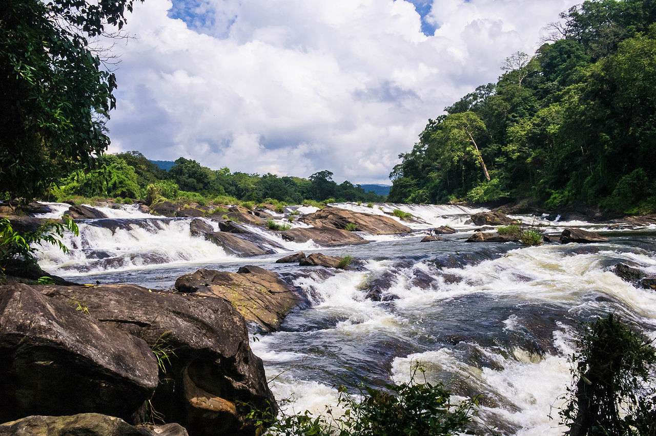 Vazhachal Waterfalls, Thrissur (528 km from Bangalore)