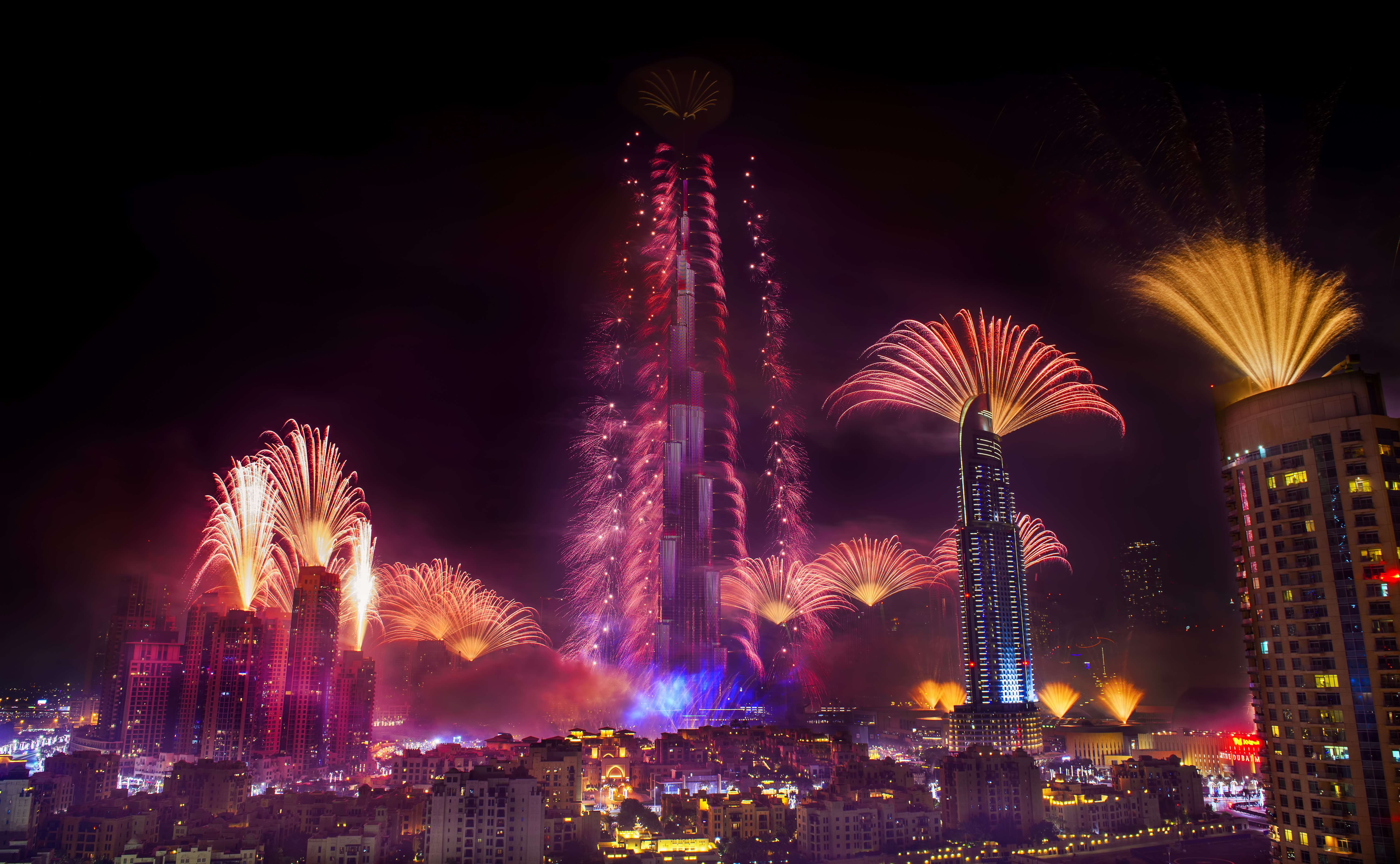 The Amazing Burj Khalifa Fireworks