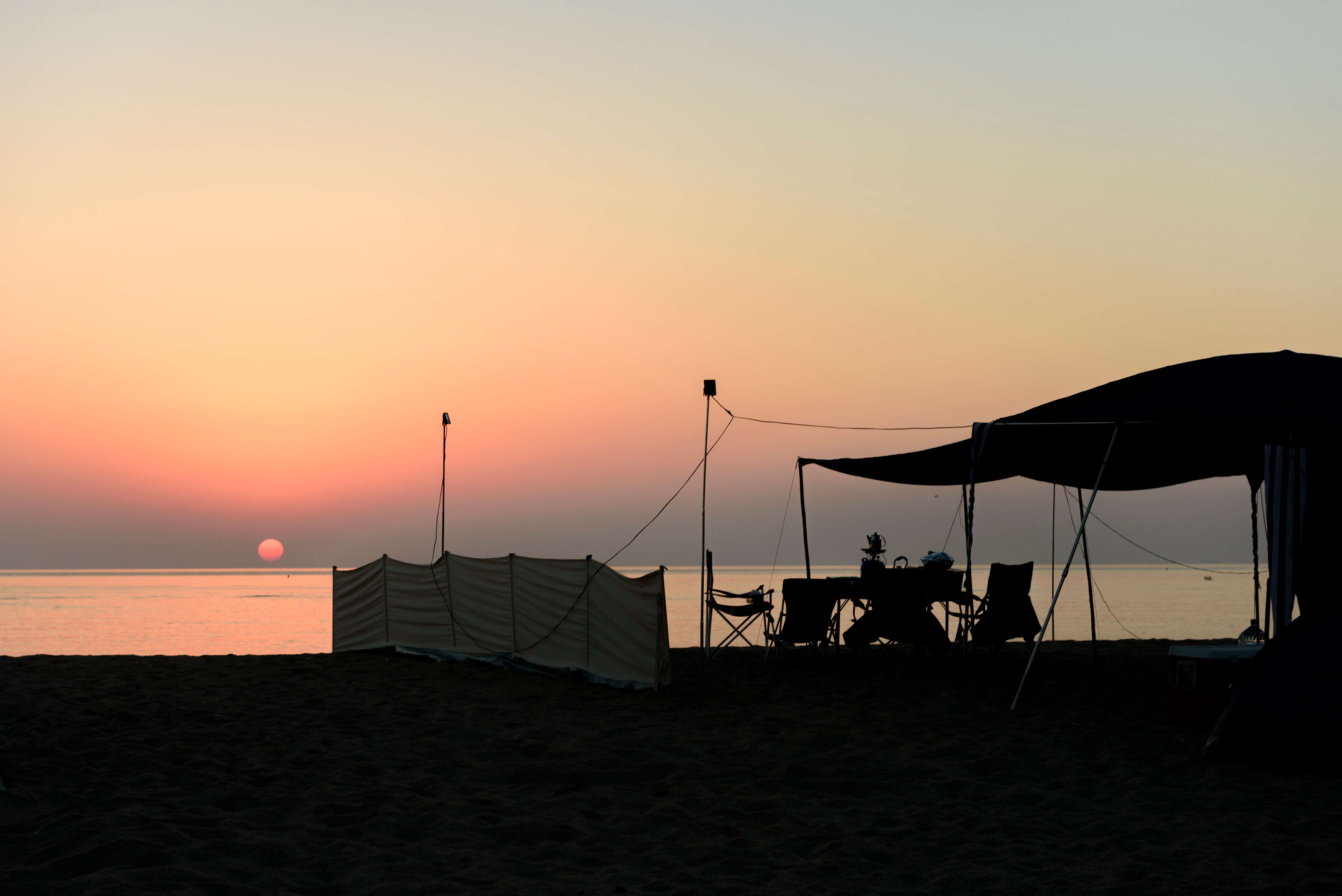  Go for Beach Picnic On New Year’s Eve