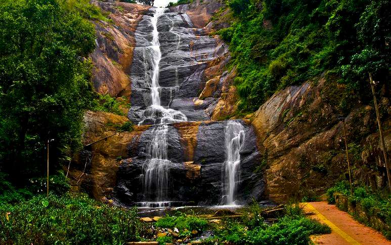 Silver Cascade Falls, Kodaikanal (458 km from Bangalore)