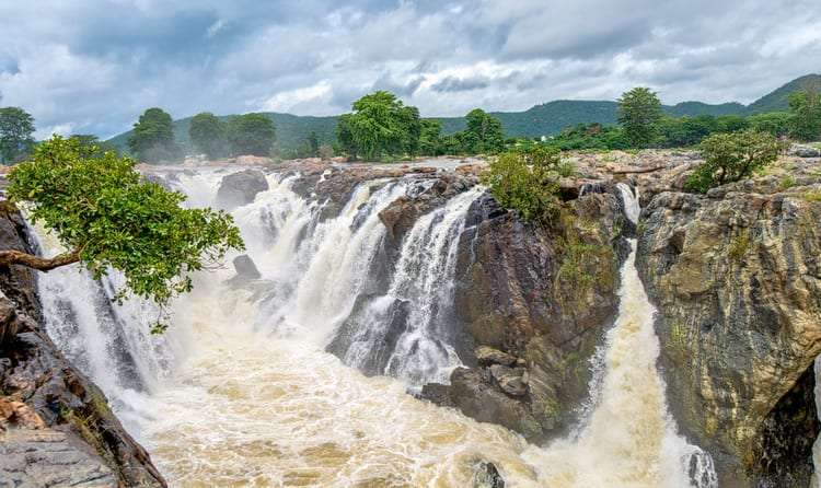 Hogenakkal Falls: Experience the Monsoon Thrill