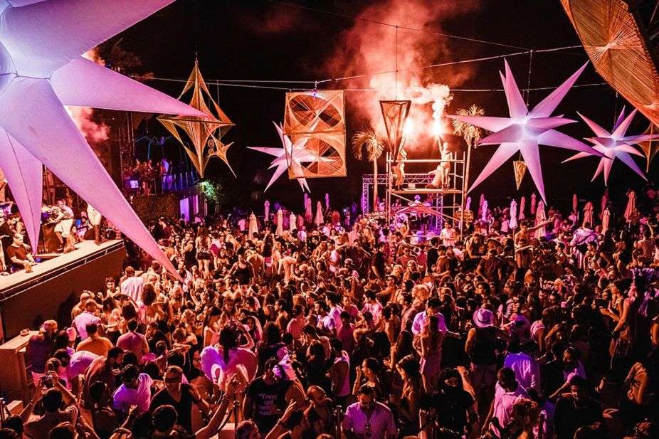 Join the Aloha New Year’s Eve Party