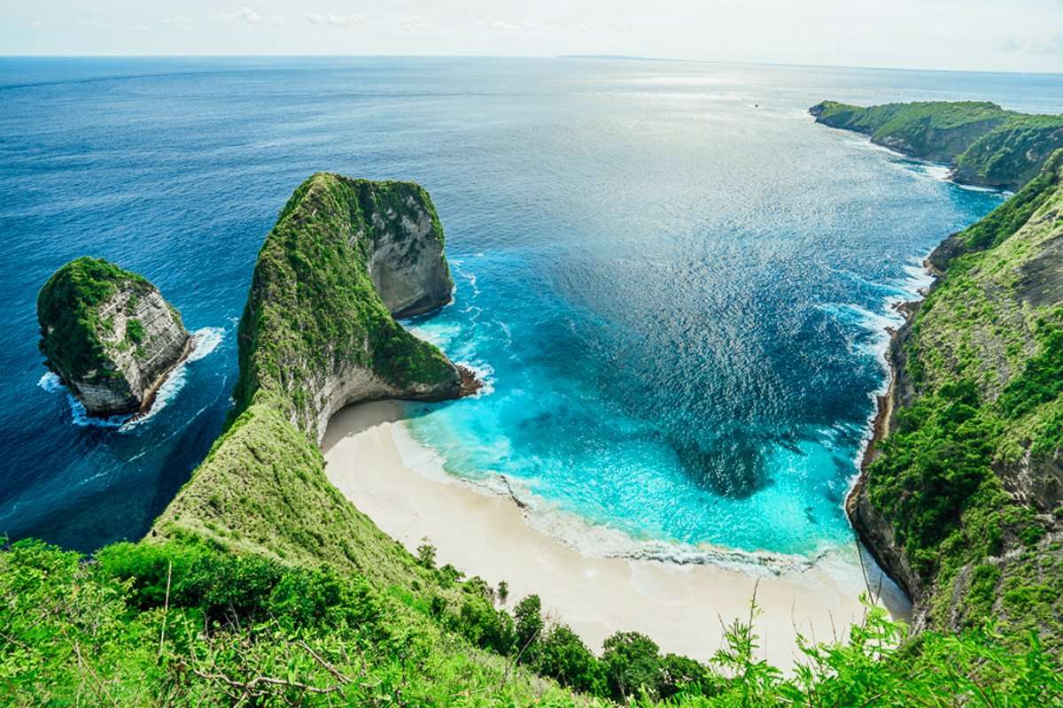  Experience the beauty of Nusa Penida Island