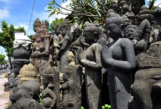 Witness Bali’s Traditional Stone Carvings at Batu Bulan