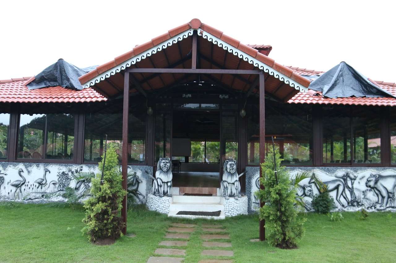 Shangri-la Jungle Resort