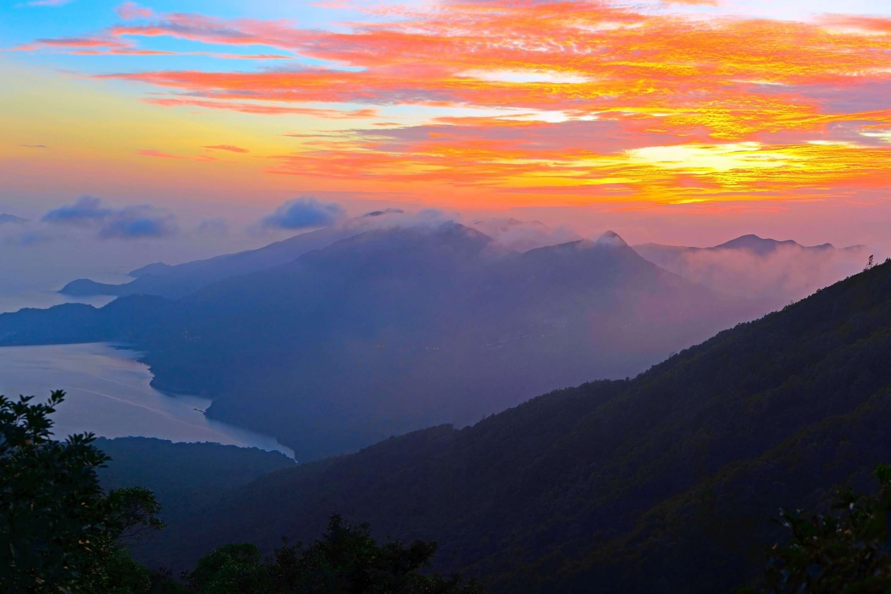 Lantau Peak Sunrise Hiking Tour, Hong Kong