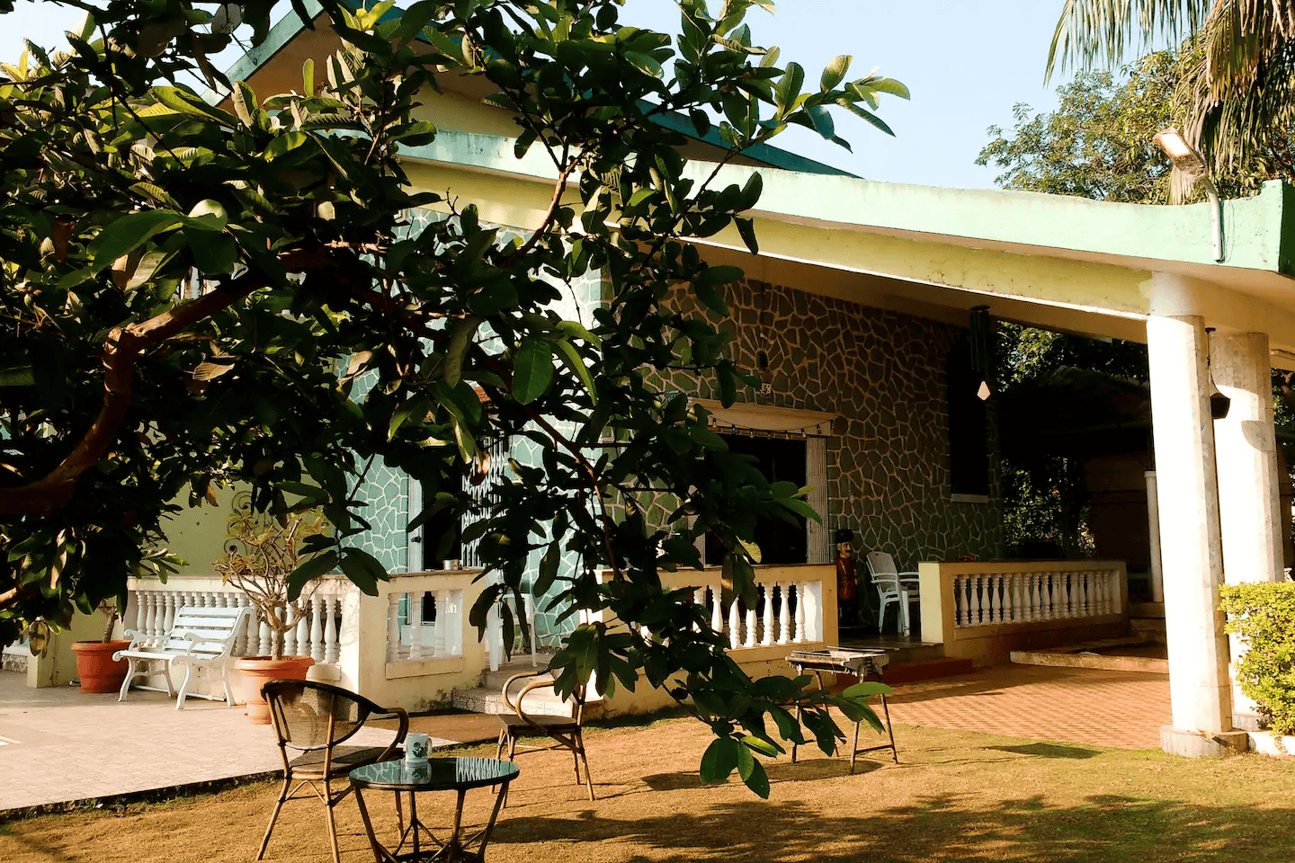Bungalow in Lonavala with Swimming Pool | Book @ Flat 26% off