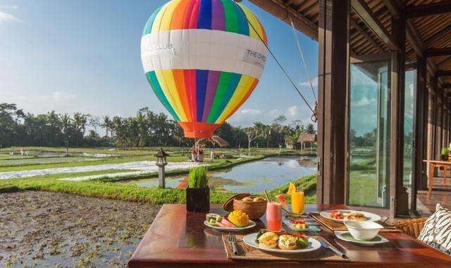 Dinner and Hot Air Baloon Ride At Chedi Club