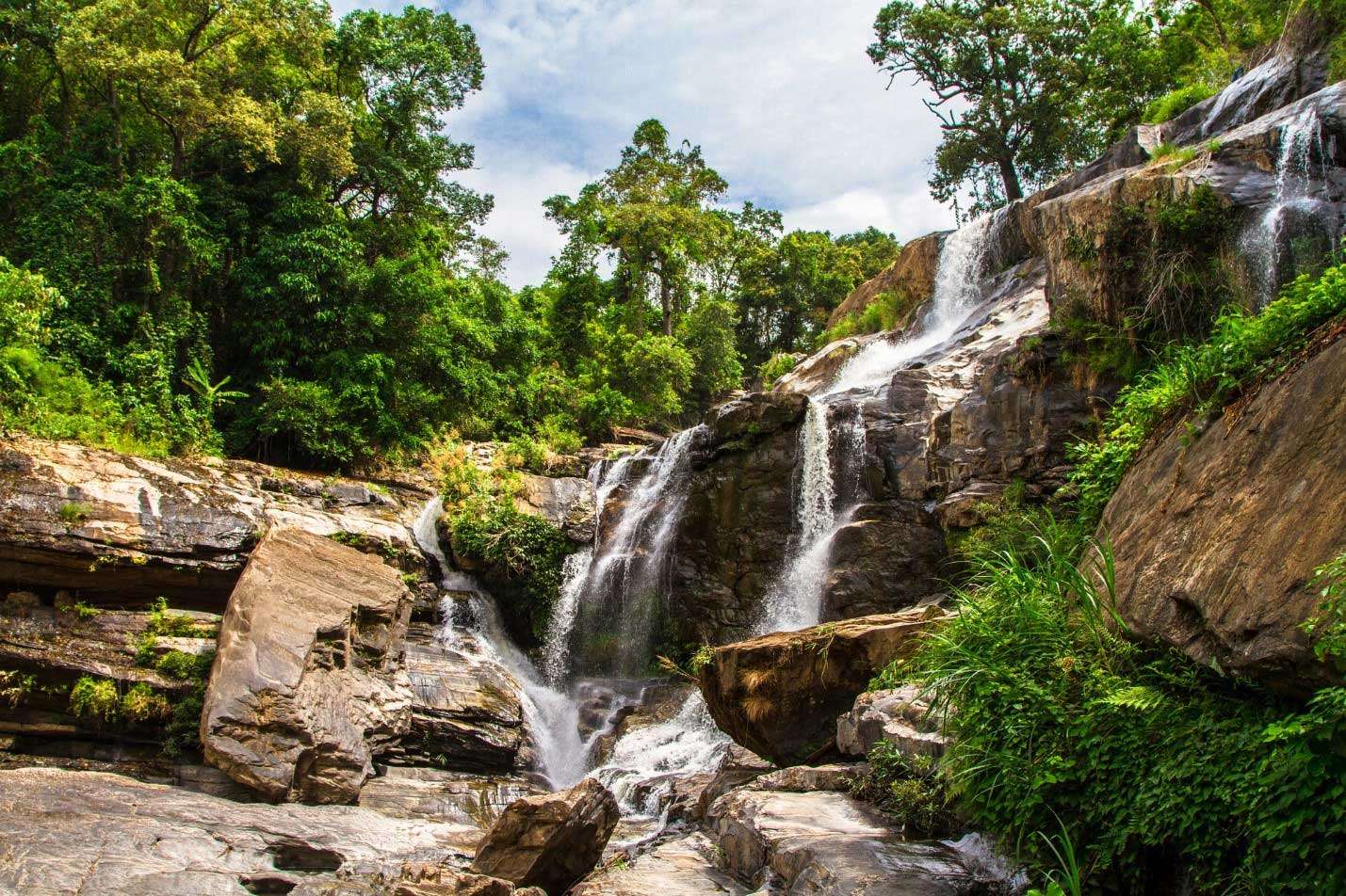 Mae Takhrai Waterfall