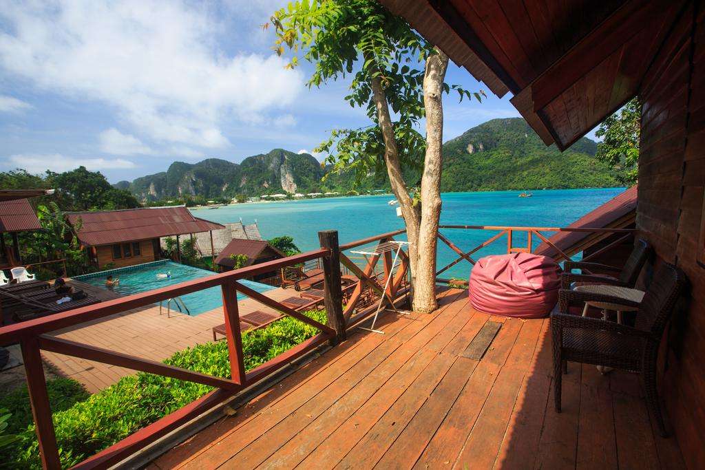 The Cobble Beach Hotel