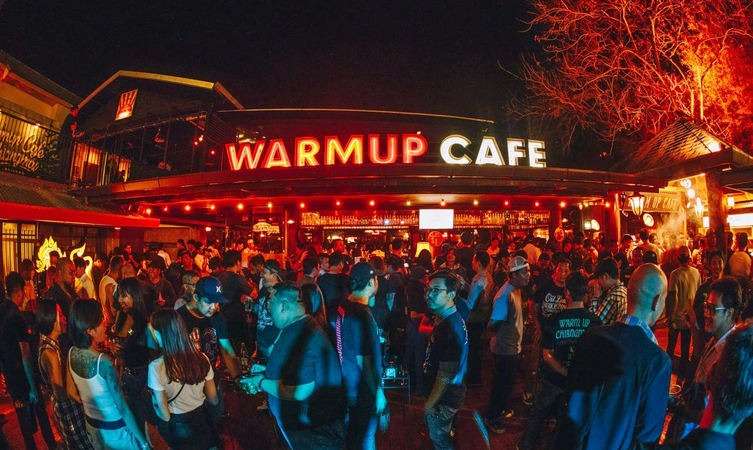 20 Best Clubs & Bars in Chiang Mai to Drink the Night Away!