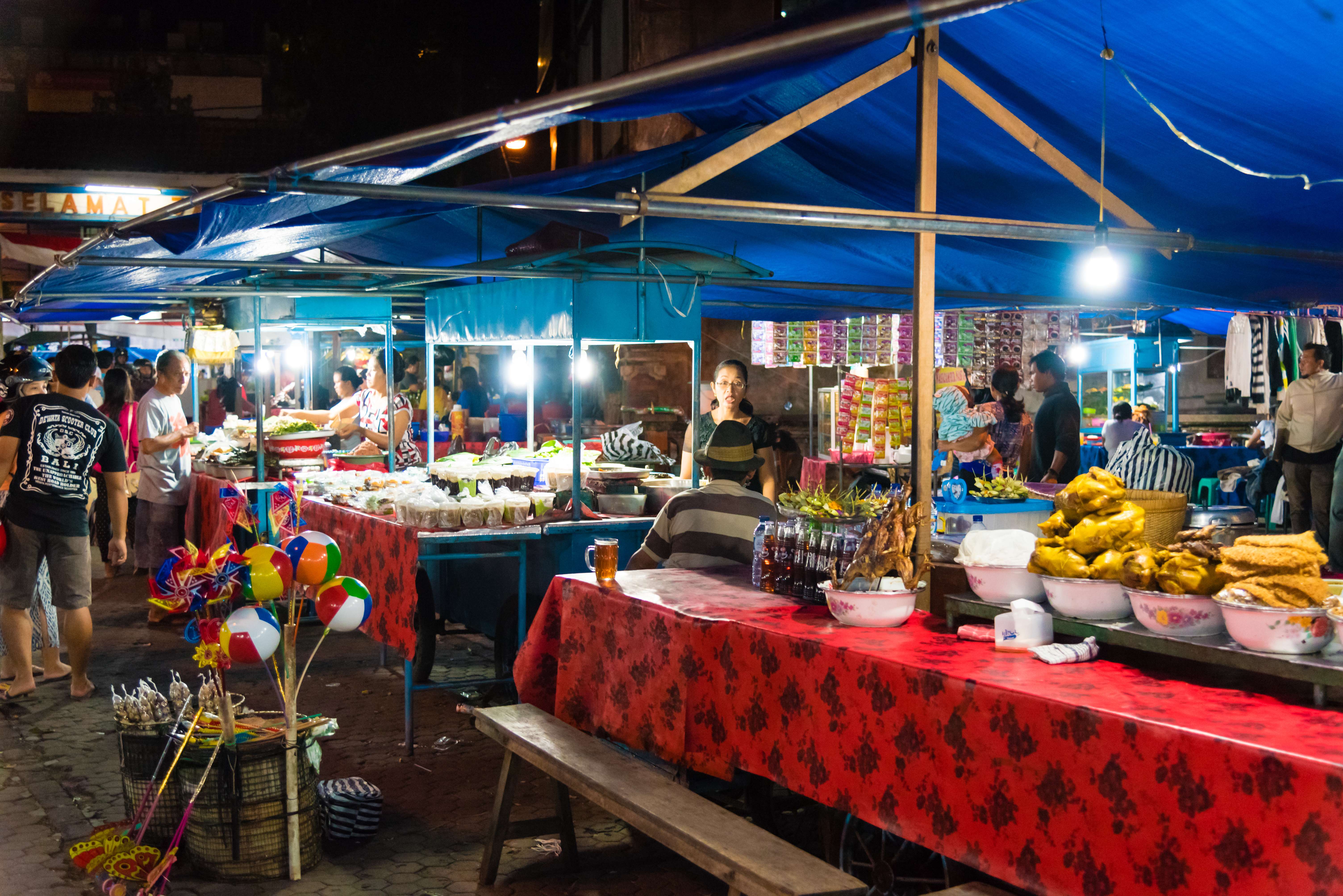 Sayan Night Market