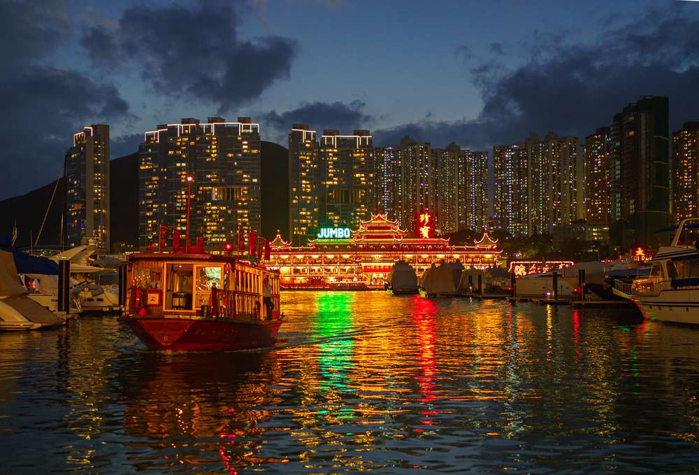 Have a Dinner at Jumbo Kingdom Floating Restaurant