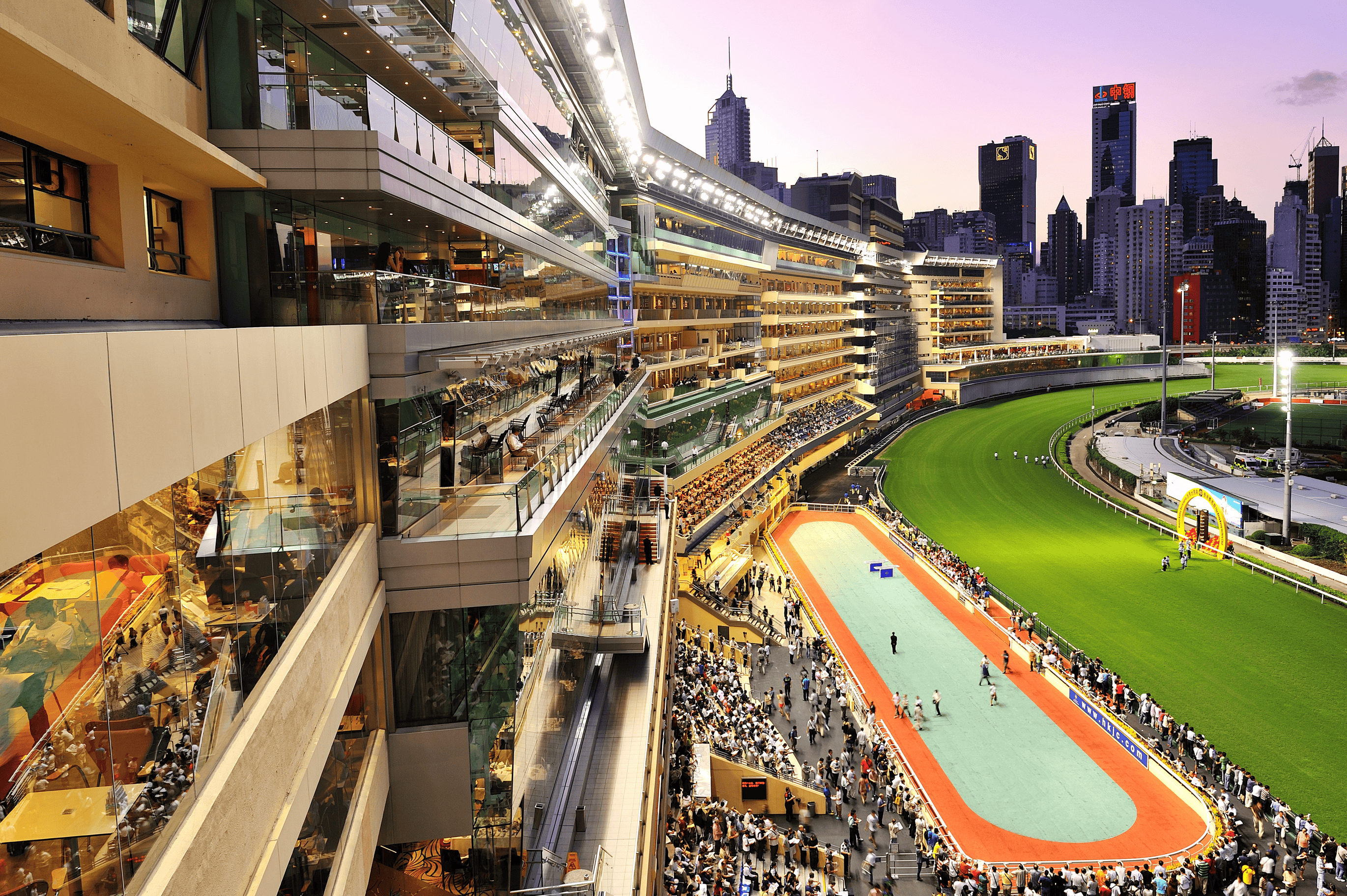 Head to Happy Valley Racecourse