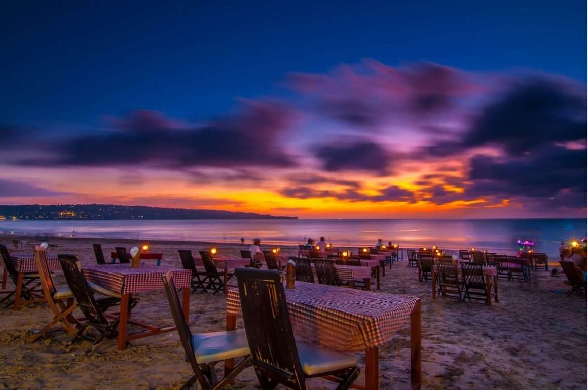Enjoy a Dinner Date at Jimbaran Beach