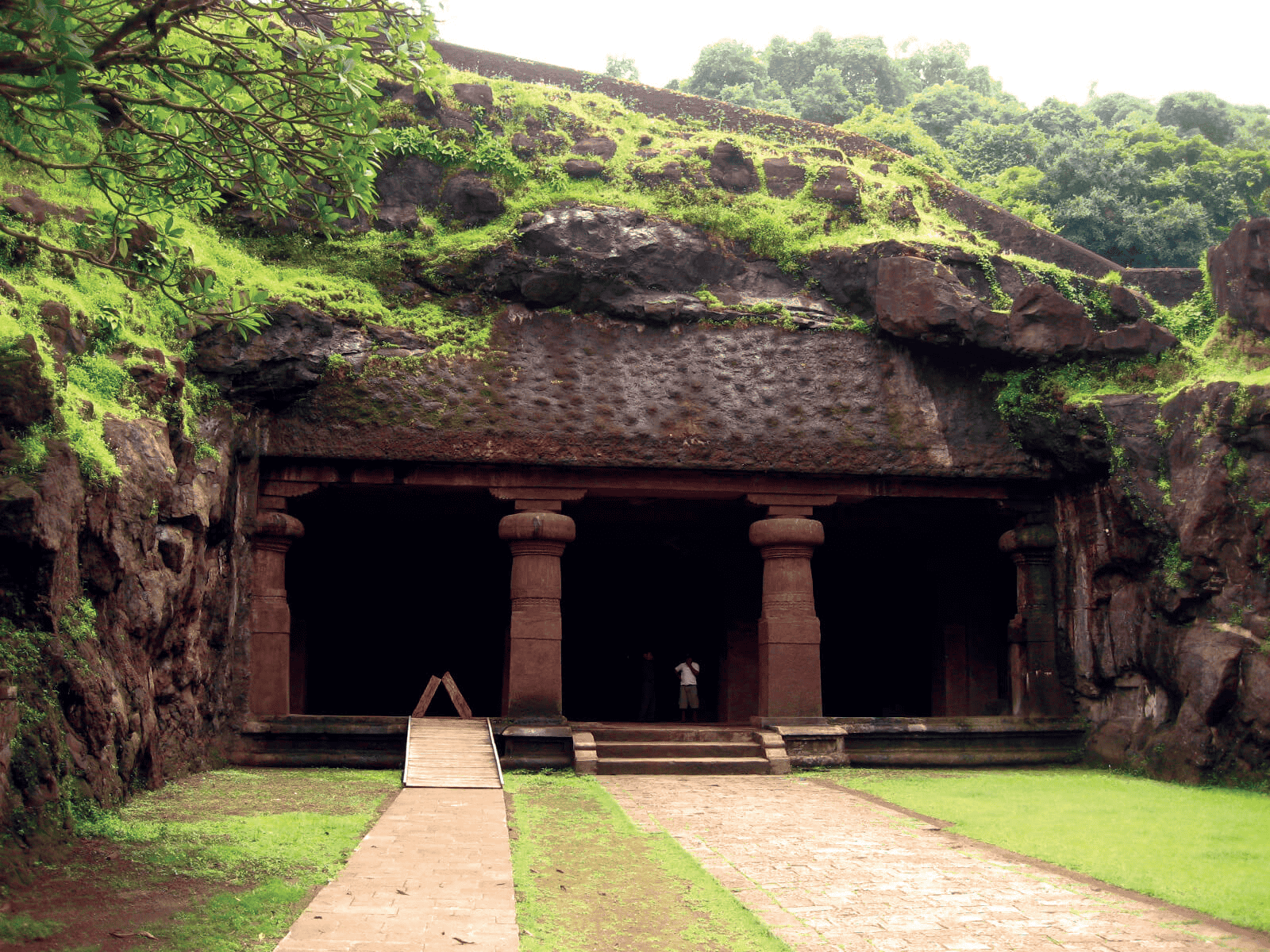 Elephanta Caves (163 km from Pune)