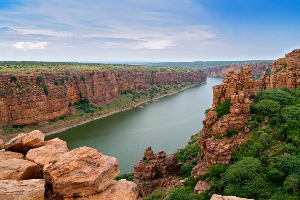 Gandikota - 348.8 km from Chennai