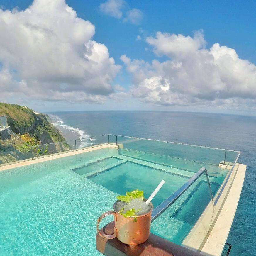 Oneeighty° Cliff Club