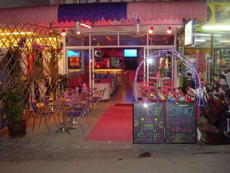 Wild and Wandering Backpacker Hostel & Bar