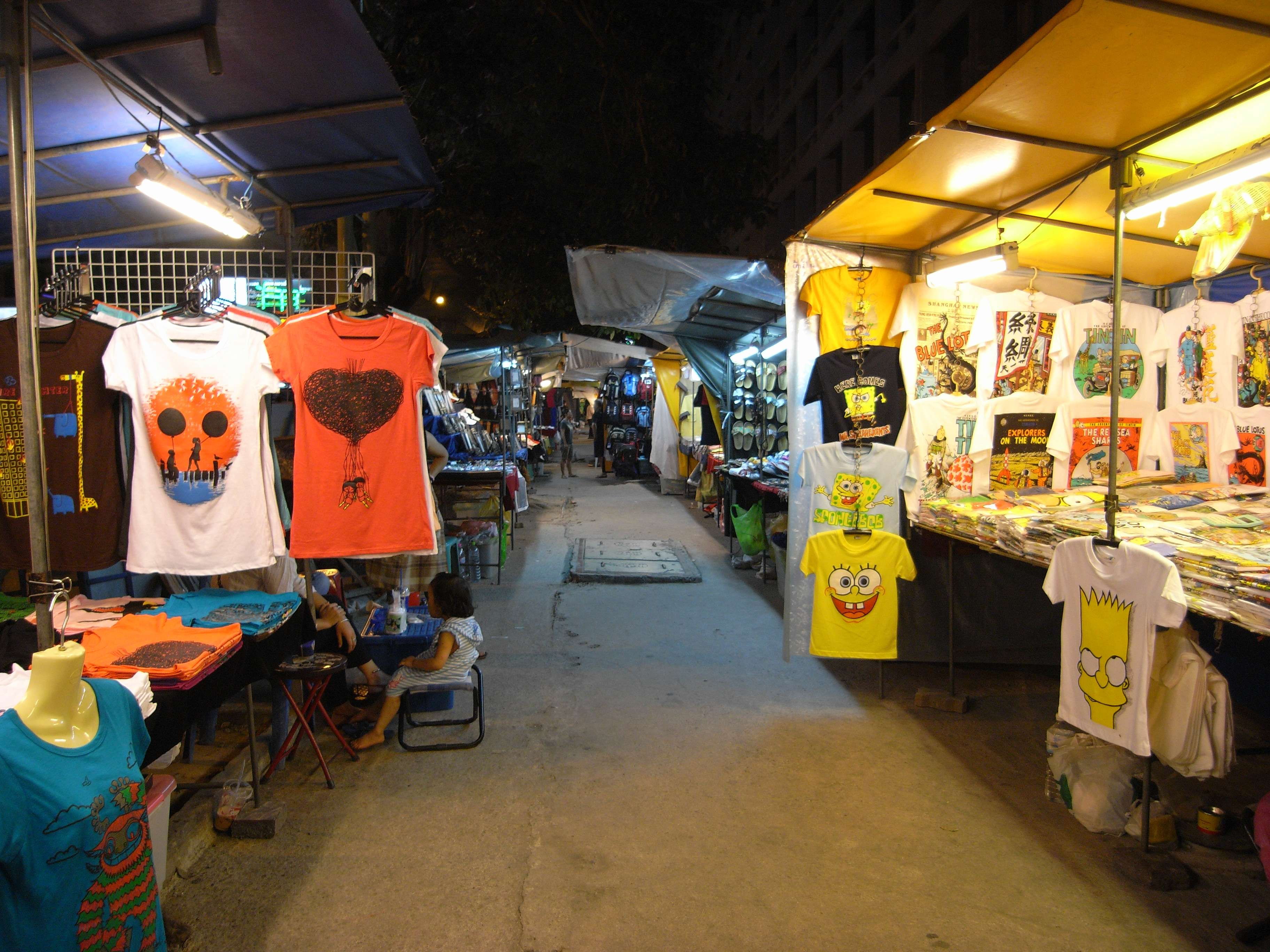 Saphan Phut Night Market 