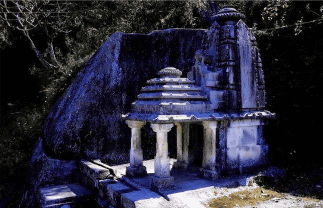 Kamalnath Mahadev (66 km from Udaipur)