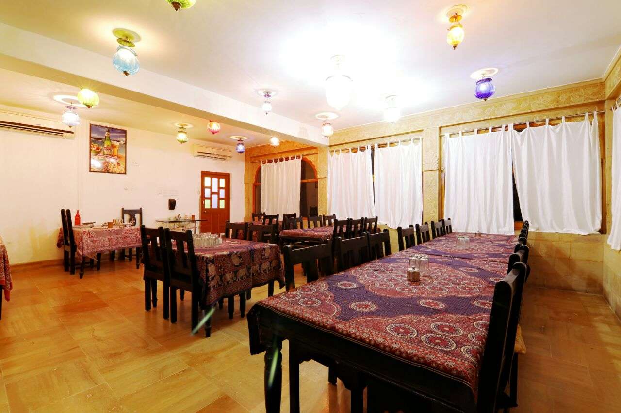 The Lalgarh - Restaurant 