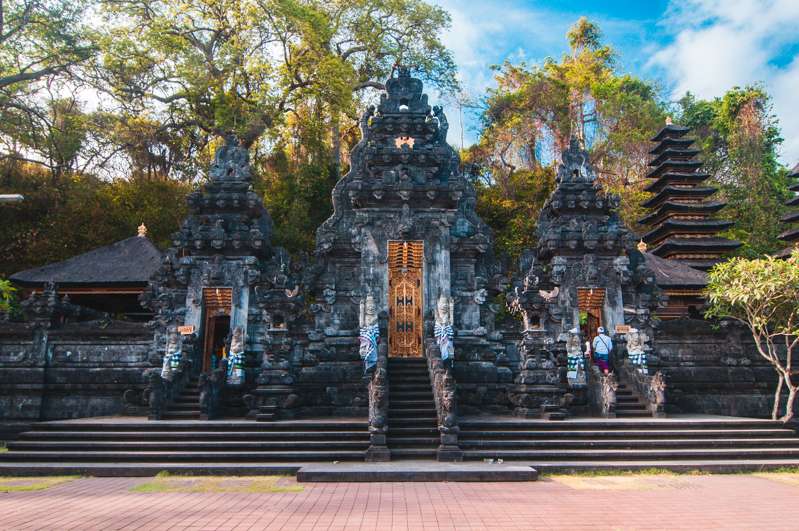 Visit Pura Candidasa